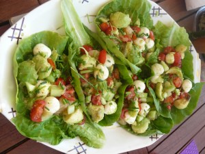salade d'été sur feuille