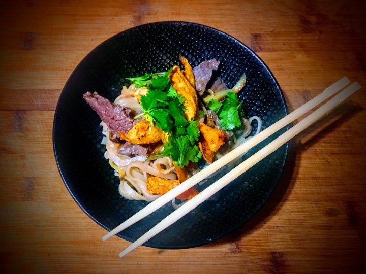 Pad Thai au boeuf - thecrazyoven.com