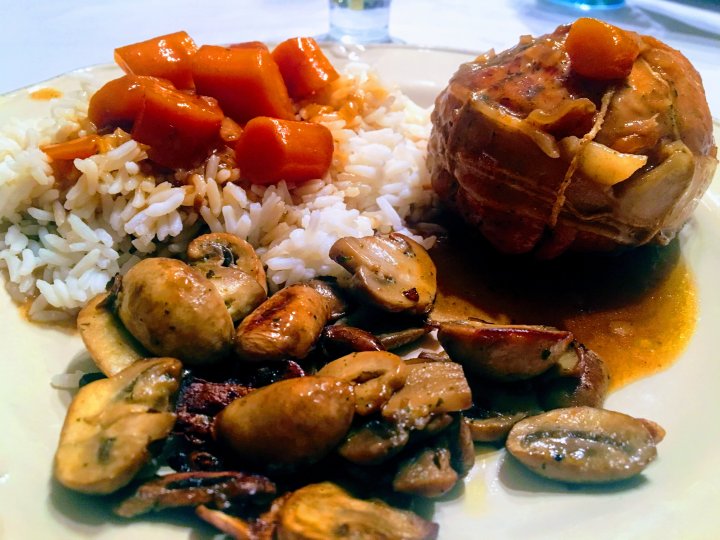 Paupiettes de veau aux carottes et sa poêlée de champignons